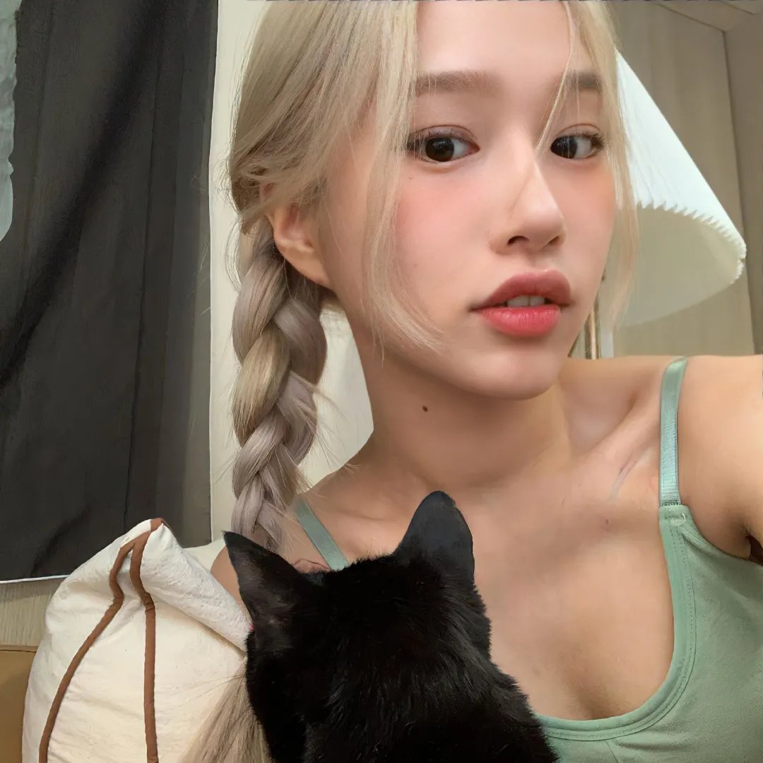 9顶假发的女孩